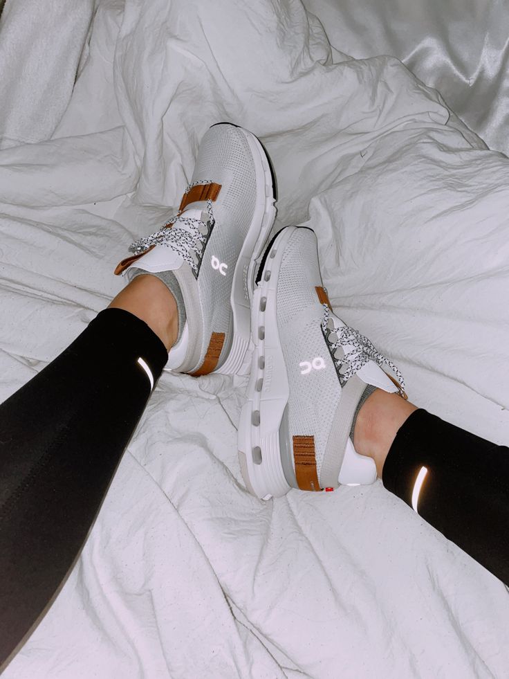 On Cloudnova - White/Tan