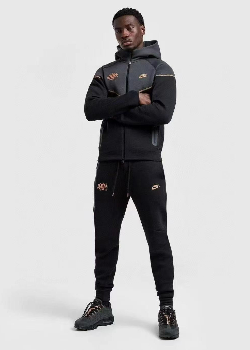 SYNA WORLD X Nike Tech Fleece Tracksuit - FAVELA