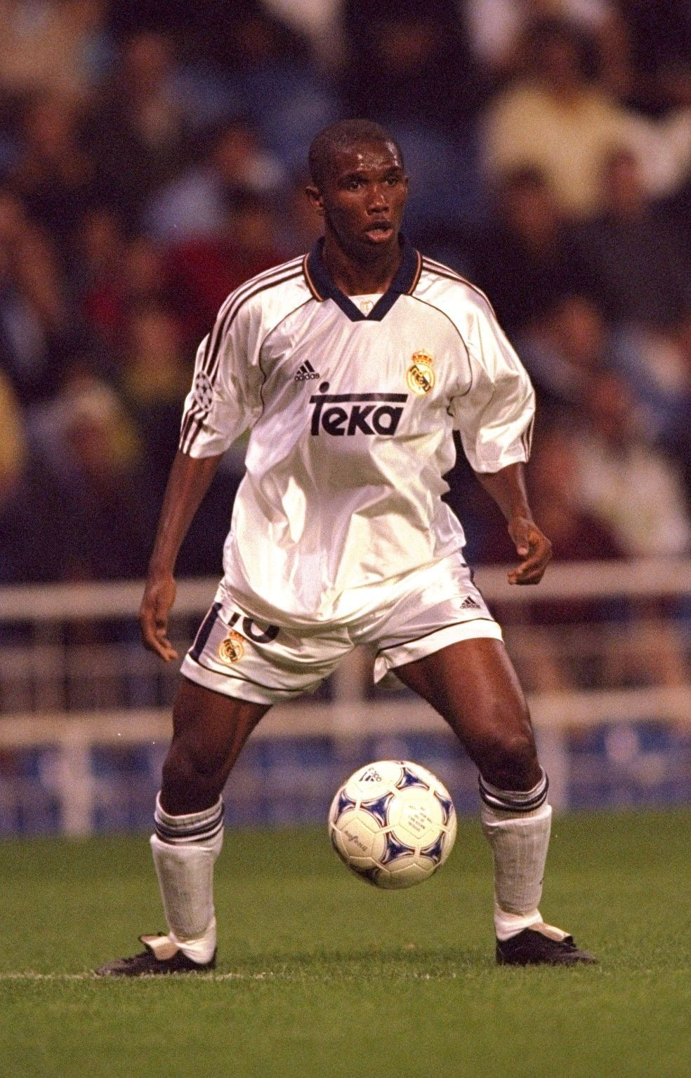 Real Madrid Classic Football Shirt - HOME