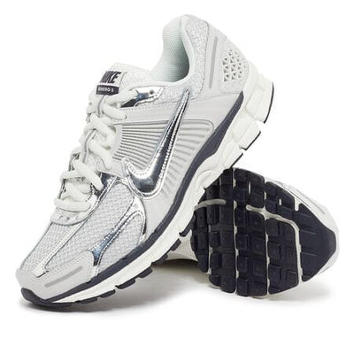 NIKE Zoom Vomero 5 "Metallic Silver"
