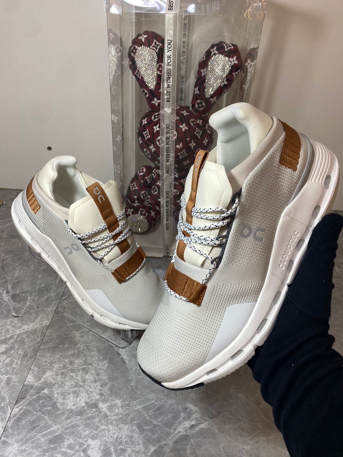 On Cloudnova - White/Tan