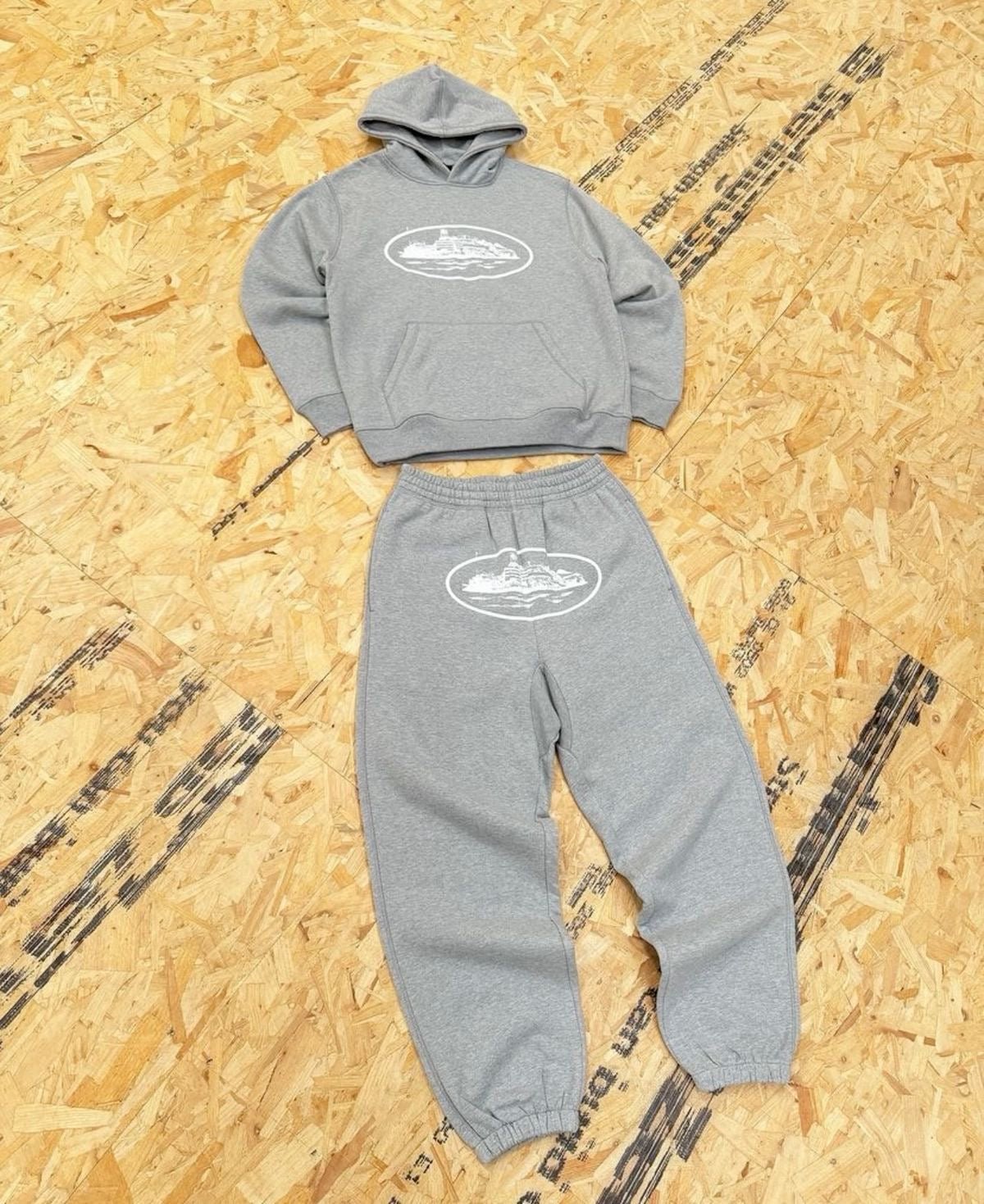 Corteiz Alcatraz Tracksuit "Grey" - FAVELA