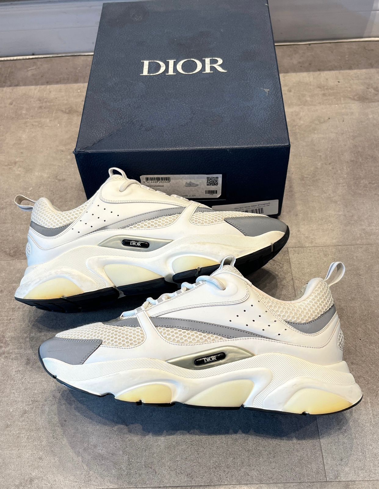 Dior B22 - White & Grey - FAVELA