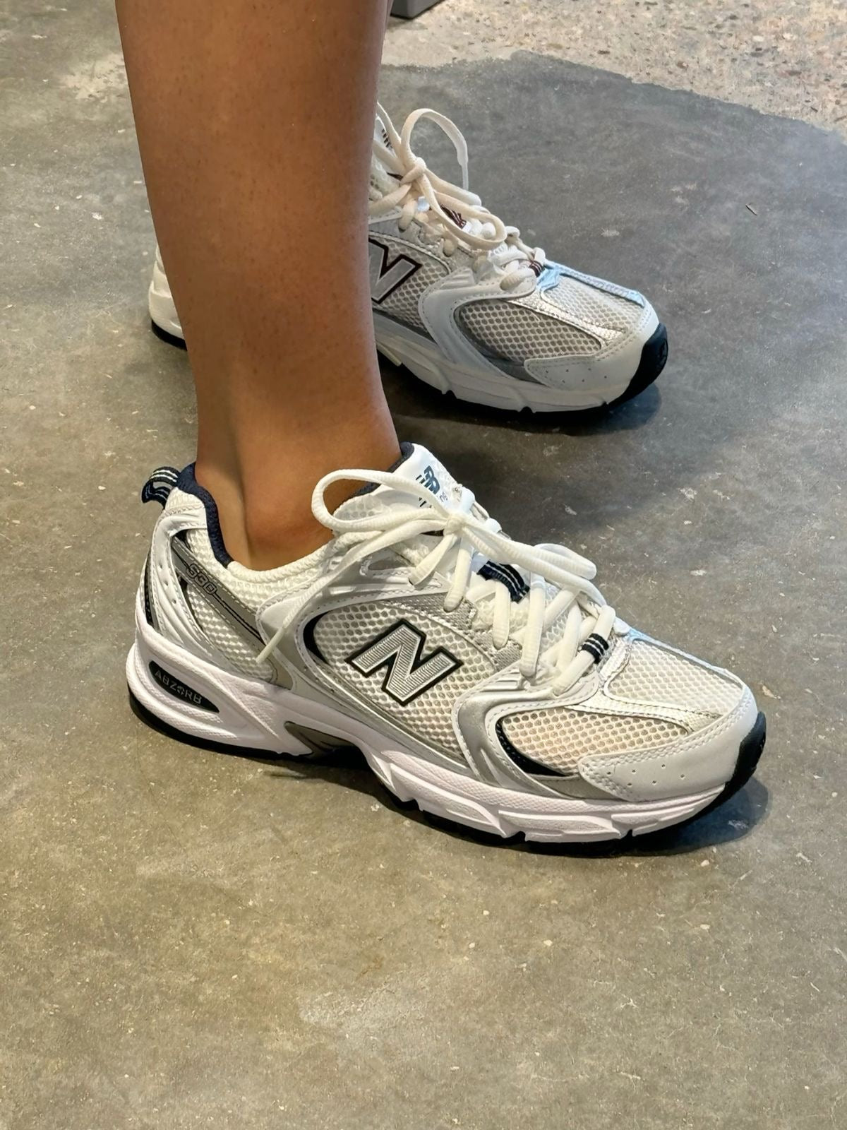 New Balance 530 - Grey & White - FAVELA